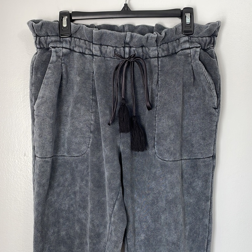 Something Navy Meghan Gray Acid Wash Paperbag Waist Joggers Size L - Picture 3 of 7